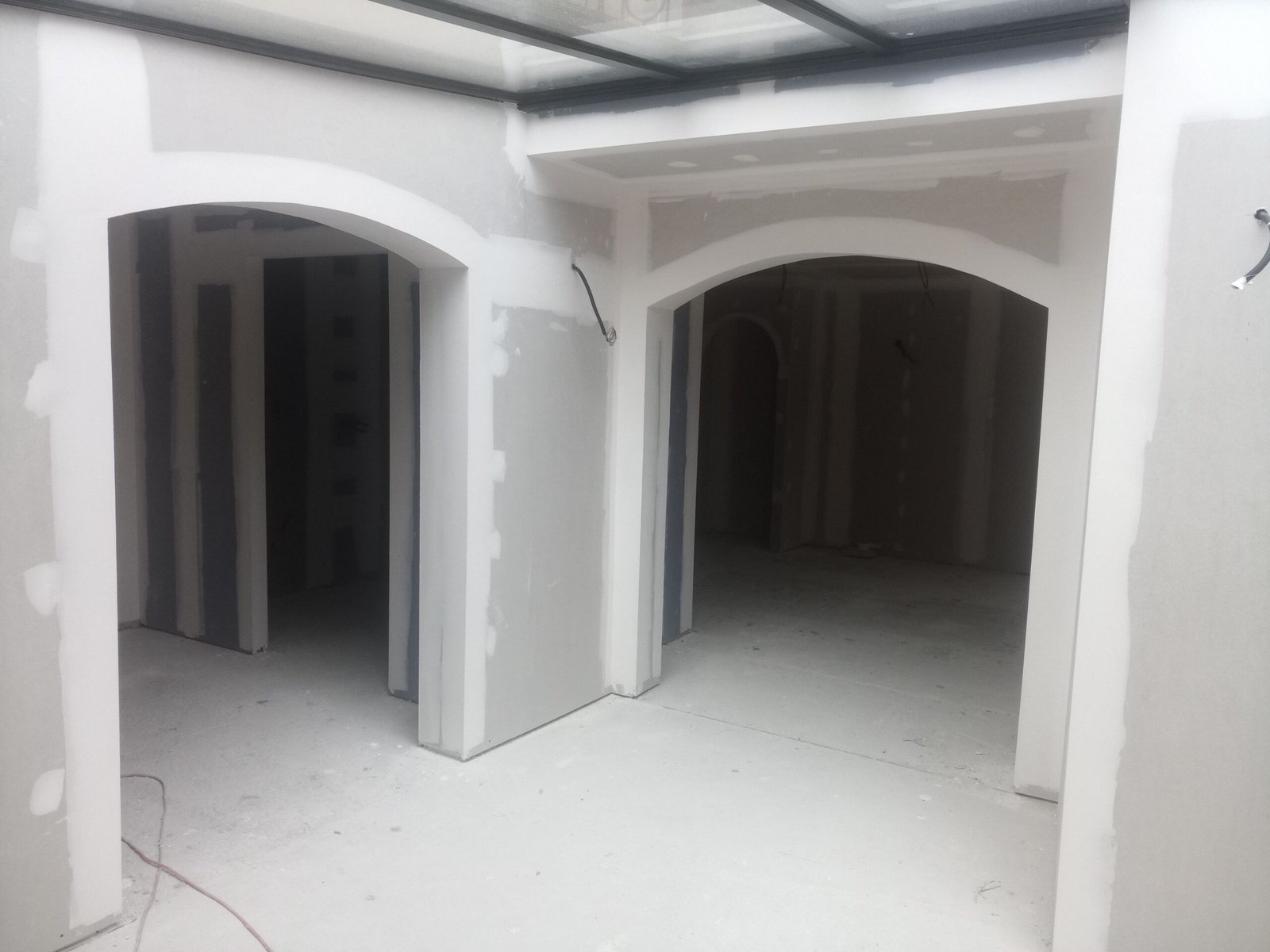 Plaquiste Perpignan spécialisé dans les joints placo pour des finitions parfaites avant peinture.