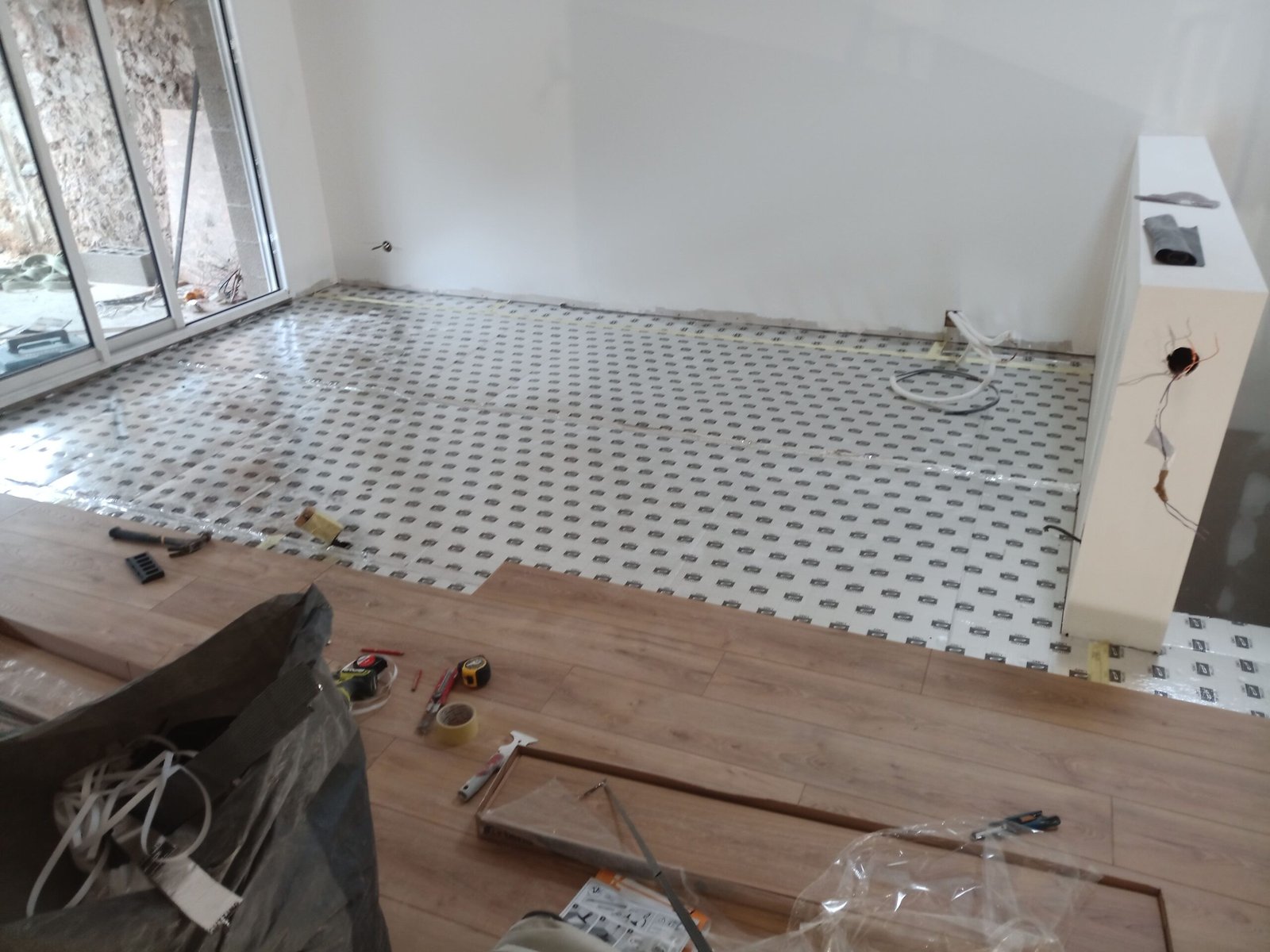 Rénovation parquet Perpignan : ponçage, réparation et finitions pour un sol comme neuf.