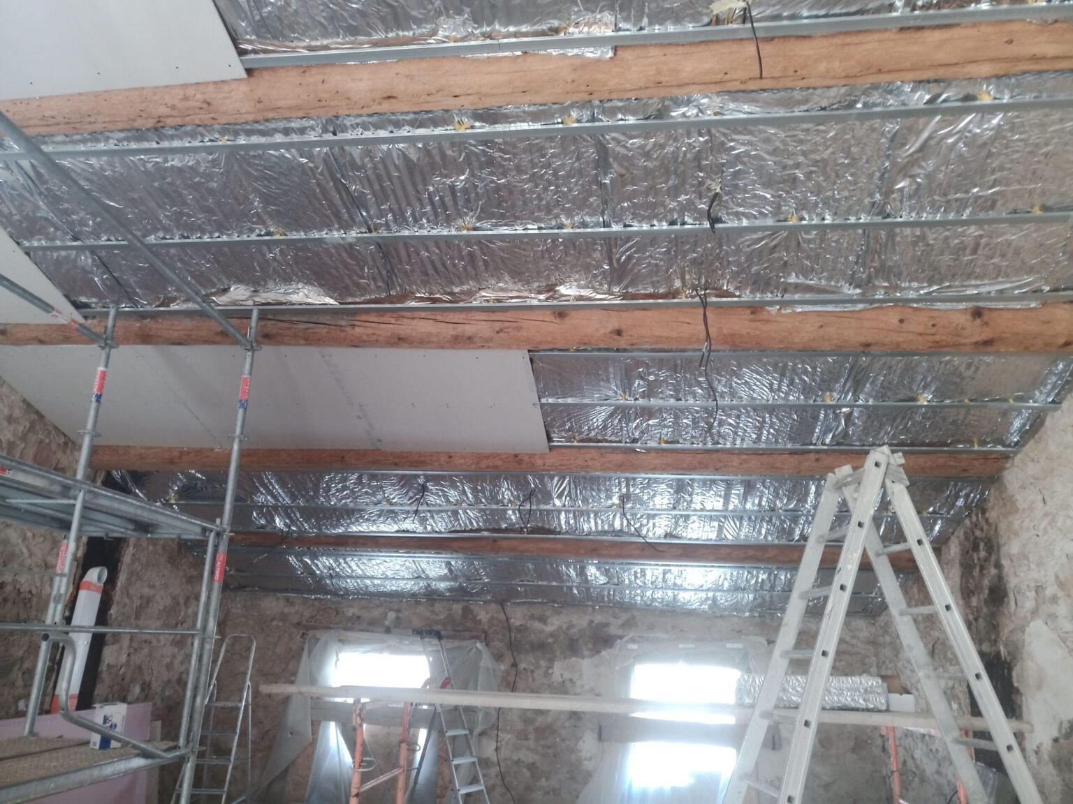 Services rénovation Perpignan : artisan local pour peinture, isolation, placo, parquet et ravalement, avec prestations durables et soignées.